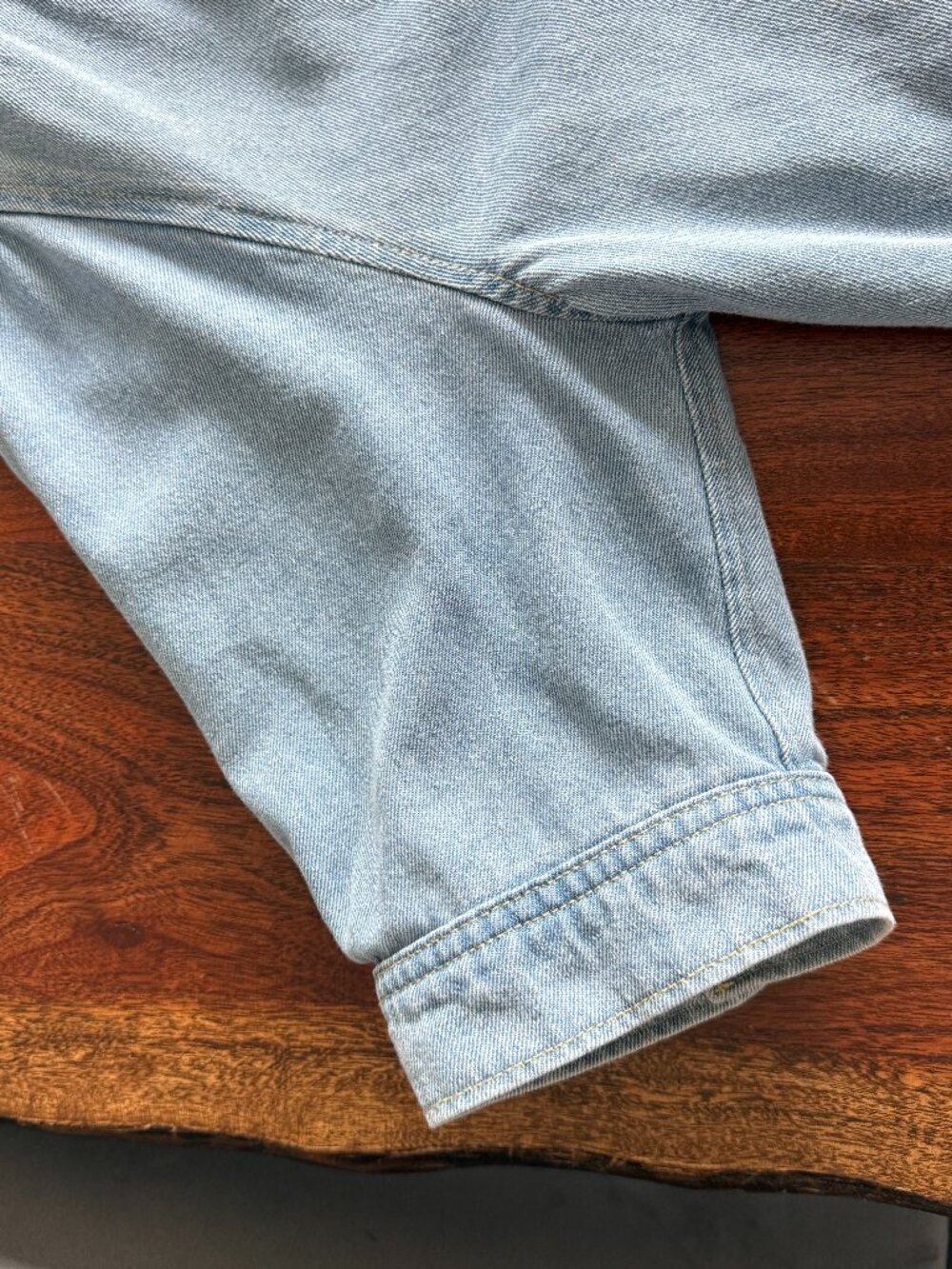 Velvet Heart Denim Lightweight Chambray Puff Sleeve Blouse | Medium - Picture 7 of 10